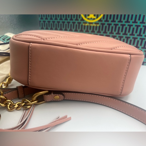 TORY BURCH KIRA Chevron SM Camera Bag Pink Moon Dust Bag & Shopping Bag Inc. NWT - Picture 9 of 14